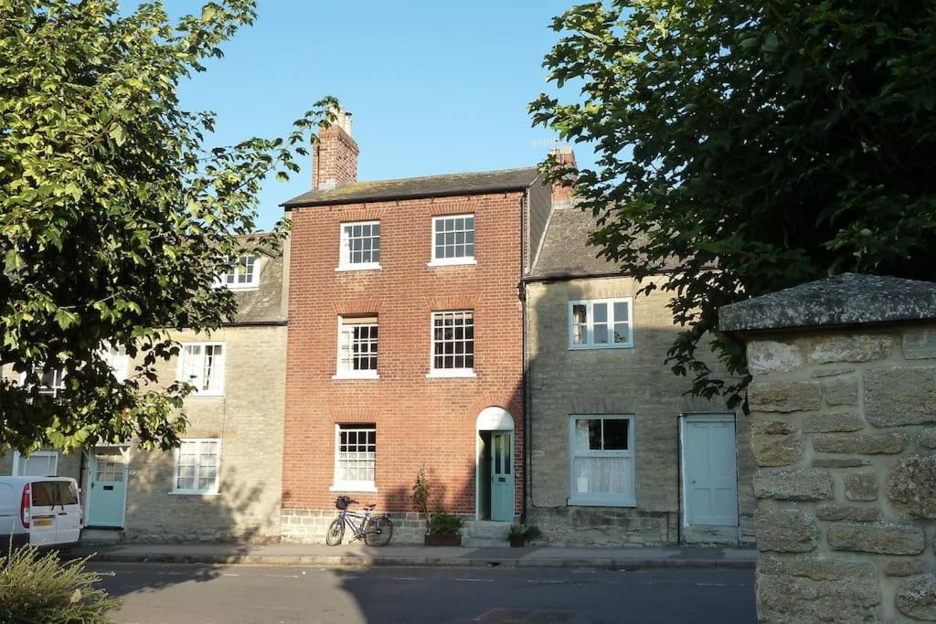 No. 27'S Self-Catering Flat For A Memorable Break. Lägenhet Bridport Exteriör bild