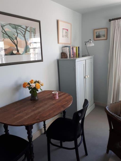 No. 27'S Self-Catering Flat For A Memorable Break. Lägenhet Bridport Exteriör bild